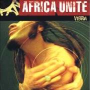 Le texte musical LOVE ME de AFRICA UNITE est également présent dans l'album Vibra (2000)