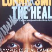 Le texte musical BACKTRACK de DR. LONNIE SMITH est également présent dans l'album The healer (2012)