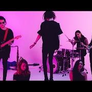 Le texte musical OBSESSIVE de CHASE ATLANTIC est également présent dans l'album Obsessive (2016)