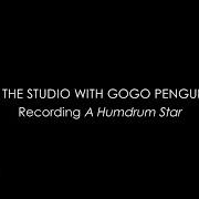 Le texte musical A HUNDRED MOONS de GOGO PENGUIN est également présent dans l'album A humdrum star (2018)