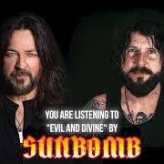 Le texte musical WORLD GONE WRONG de SUNBOMB est également présent dans l'album Evil and divine (2021)