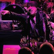 Le texte musical BLUES IS MY BUSINESS - INTRO de LITTLE STEVEN & THE DISCIPLES OF SOUL est également présent dans l'album Soulfire live! (2018)