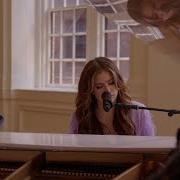 Le texte musical BROKEN PRAYERS (PIANO VERSION) de RILEY CLEMMONS est également présent dans l'album Riley clemmons (2018)