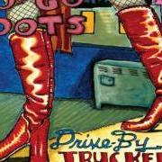 Le texte musical CARTOON GOLD de DRIVE-BY TRUCKERS est également présent dans l'album Go-go boots (2011)