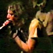 Le texte musical MOTHERFUCKER de DWARVES est également présent dans l'album Blood guts and pussy (1990)