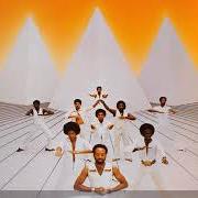 Le texte musical ON YOUR FACE de EARTH, WIND & FIRE est également présent dans l'album Spirit (1976)