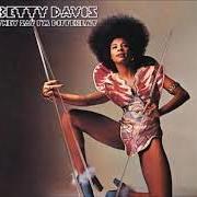 Le texte musical 70'S BLUES de BETTY DAVIS est également présent dans l'album They say i'm different (1974)
