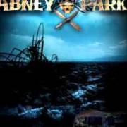 Le texte musical NEITHER ONE LETS GO de ABNEY PARK est également présent dans l'album Off the grid (2011)