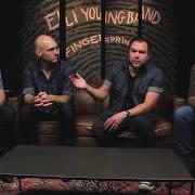 Le texte musical NEVER AGAIN de ELI YOUNG BAND est également présent dans l'album Fingerprints (2017)