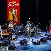 Le texte musical NOCHE DE LUNA de ANTONIO LIZANA est également présent dans l'album De viento (2017)