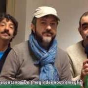 Le texte musical UOMINI COL BORSELLO de ELIO E LE STORIE TESE est également présent dans l'album Dei megli dei nostri megli (2014)