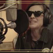 Le texte musical LA PORTA DEL SILENZIO de ELSA LILA est également présent dans l'album Elsa (2007) Le texte musical LA PORTA DEL SILENZIO de ELSA LILA est également présent dans l'album Elsa (2007)