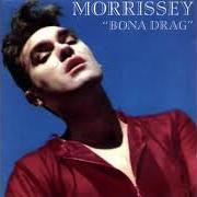 Le texte musical SUCH A LITTLE THING MAKES SUCH A BIG DIFFERENCE de MORISSEY est également présent dans l'album Bona drag (1990)