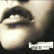 Le texte musical DECADE de EMBODYMENT est également présent dans l'album Hold your breath (2001)