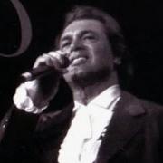 Le texte musical LONG AGO AND FAR AWAY de ENGELBERT HUMPERDINCK est également présent dans l'album Moonlight becomes you