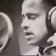 Le texte musical QUASI AMORE de EROS RAMAZZOTTI est également présent dans l'album Dove c'è musica (1996)