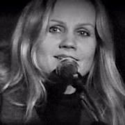 Le texte musical I WANDERED BY A BROOKSIDE de EVA CASSIDY est également présent dans l'album Time after time (2000)