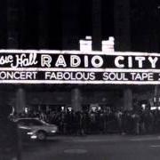 Le texte musical GUESS WHO'S BIZZACK de FABOLOUS est également présent dans l'album The soul tape 2 (2012)