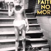 Le texte musical SUPERHERO de FAITH NO MORE est également présent dans l'album Sol invictus (2015)