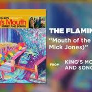 Le texte musical DIPPED IN STEEL de THE FLAMING LIPS est également présent dans l'album King's mouth: music and songs (2019)