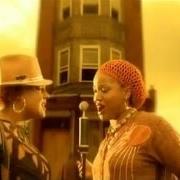 Le texte musical GETTING LATE de FLOETRY est également présent dans l'album Floetic (2002)