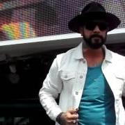 Le texte musical LIVE TOGETHER de AJ MCLEAN est également présent dans l'album Naked (2018)