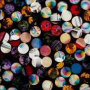 Le texte musical PLASTIC PEOPLE de FOUR TET est également présent dans l'album There is love in you (2010)