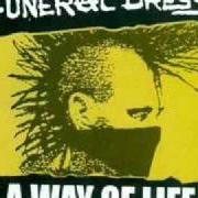 Le texte musical FASHION FREAK de FUNERAL DRESS est également présent dans l'album A way of life (2001)