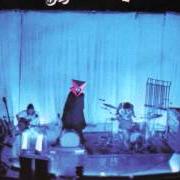 Le texte musical THE RETURN OF THE GIANT HOGWEED de GENESIS est également présent dans l'album Live (1973)