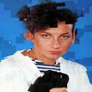 Le texte musical SE VAI VIA de GIANNA NANNINI est également présent dans l'album Puzzle (1984)