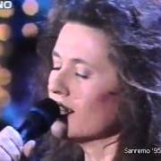 Le texte musical MI FERMERO'CON TE de GIGLIOLA CINQUETTI est également présent dans l'album Giovane vecchio cuore (1995)