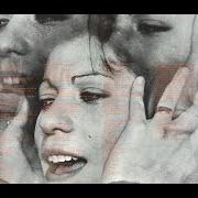 Le texte musical MILK OF PARADISE de GIUNI RUSSO est également présent dans l'album Love is a woman (1976)