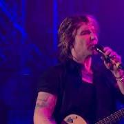 Le texte musical HOME de GOO GOO DOLLS est également présent dans l'album The audience is this way (2018)