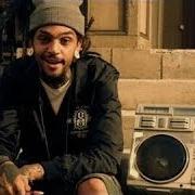 Le texte musical THE FIGHTER de GYM CLASS HEROES est également présent dans l'album The papercut chronicles ii (2011)