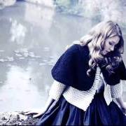 Le texte musical THROUGH THESE EYES de HAYLEY WESTENRA est également présent dans l'album My gift to you (2002)