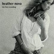 Le texte musical THESE WALLS de HEATHER NOVA est également présent dans l'album The first recording (1997)