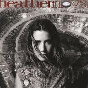 Le texte musical LIGHT YEARS de HEATHER NOVA est également présent dans l'album Blow (1993)