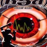 Le texte musical HALF THE MAN de HED PE est également présent dans l'album Blackout (2003)