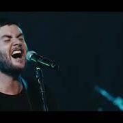 Le texte musical HOLY GROUND (LIVE) de HILLSONG UNITED est également présent dans l'album People (live) (2019)