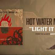 Le texte musical RABBIT KEY de HOT WATER MUSIC est également présent dans l'album Light it up (2017)