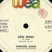 Le texte musical WHAT IS LOVE? de HOWARD JONES est également présent dans l'album The 12" album (1984)