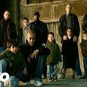 Le texte musical QUAND ILS RENTRAIENT CHEZ EUX de IAM est également présent dans l'album Revoir un printemps (2003)