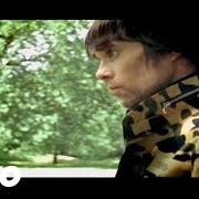 Le texte musical F.E.A.R de IAN BROWN est également présent dans l'album The greatest (2005)