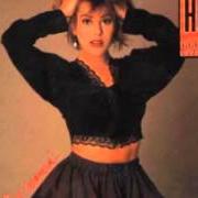 Le texte musical HAY PUNKIES EN MOSCU de ALEJANDRA GUZMÁN est également présent dans l'album Bye mama (1988)