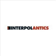 Le texte musical NARC de INTERPOL est également présent dans l'album Antics (2004)