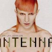 Le texte musical 1984 de JAY JAY JOHANSON est également présent dans l'album Antenna (2003)