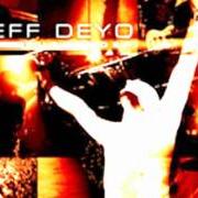 Le texte musical LET IT FLOW de JEFF DEYO est également présent dans l'album Surrender (2005)