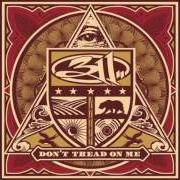 Le texte musical WAITING de 311 est également présent dans l'album Don't tread on me (2005)