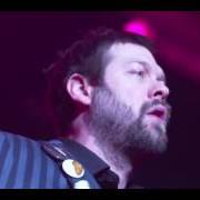 Le texte musical FAST FUSE de KASABIAN est également présent dans l'album Live! (2012)