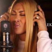 Le texte musical FALL IN LOVE de KEKE WYATT est également présent dans l'album Ke'ke' (2014)